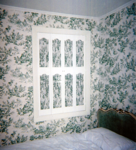 Click for next photo